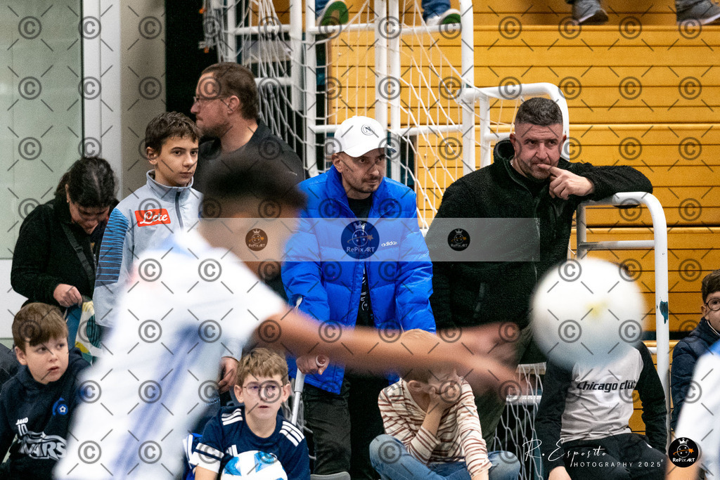 20251129_FCR-Hallenturnier-D_RAW-1_023-72 | Sport und Naturfotografie von Roberto Esposito zeigt echte Momente Bewegung und die Schönheit der Natur. Ausdrucksstarke Bilder schaffen Emotionen.