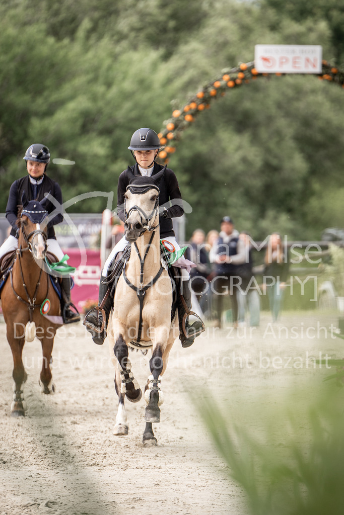 BHO24-SD-PonyTrophy-DSC07395 | Deine schönsten Turniermomente als professionelle Fotos! Entdecke hochwertige Pferdesport-Fotografie im Online-Shop. Jetzt Fotos finden & bestellen!