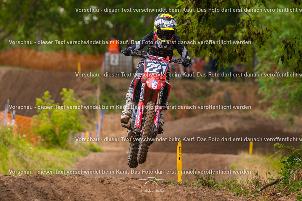 07_05_BernauerSchleife-8092 | Sportfotografin aus Berlin-Brandenburg mit Fokus auf Motocross. Ich halte deine sportliche Leistung und echte Emotionen auf und neben der Strecke professionell fest. Entdecke die Fotos von deinem Rennen und bestelle sie direkt hier im Shop.