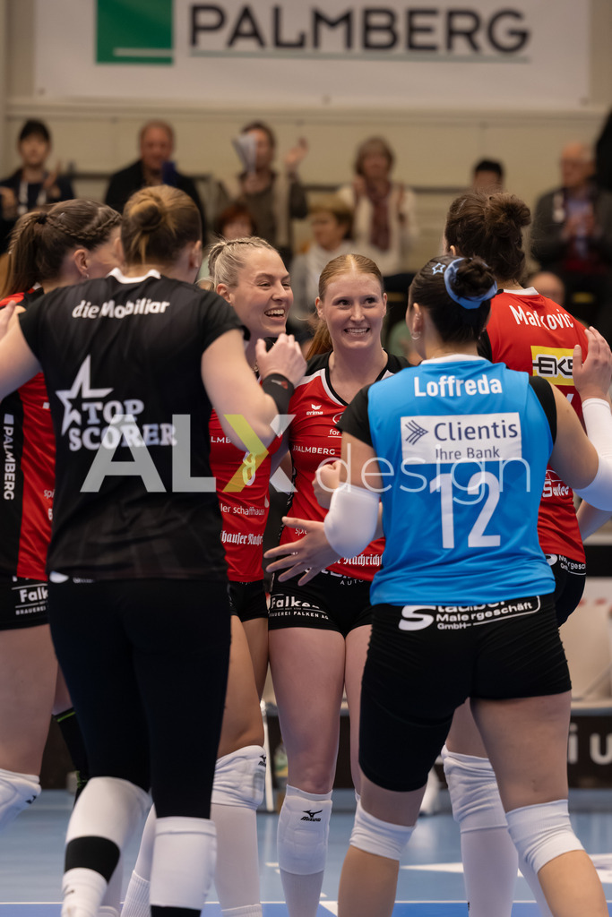 Volleyball I Frauen I Saison 2025-2026 I Volleyball NLA | Women I Round 16 I VC Kanti Schaffhausen - Viteos NUC I 31.01.2026 | VC Kanti Schaffhausen Spielerkreis - Realisiert mit Pictrs.com