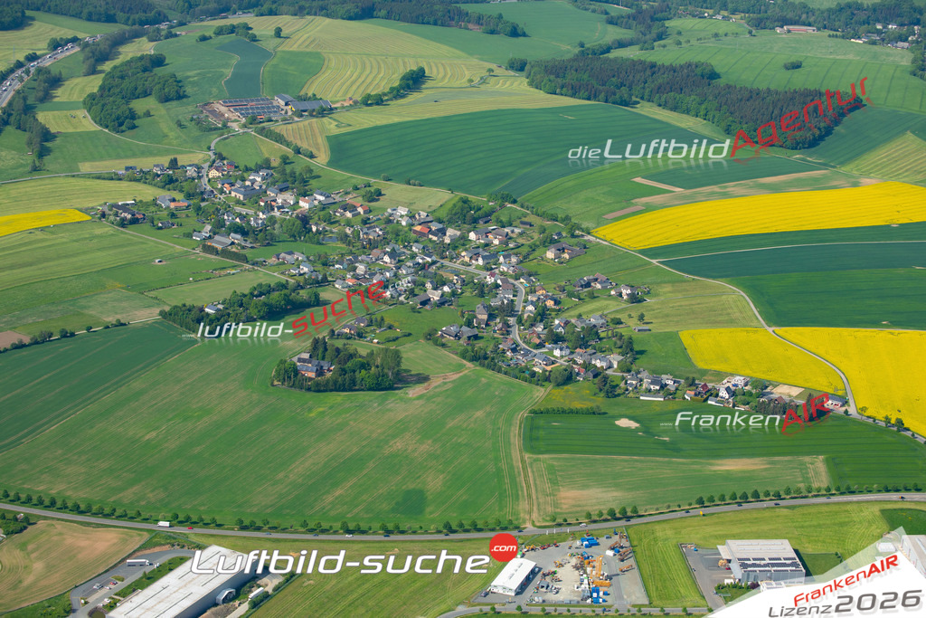 Die Luftaufnahme Hartmannsgrün - Treuen wurde 2022 vom Flugzeug aus (keine Drohne) erstellt. Hohe Auflösung -für große Poster und Wandbilder geeignet - Garantiert!