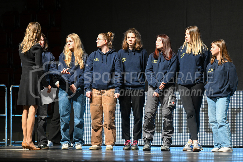 Winterthurer Sportehrung - 23. Februar 2023 | Winterthurer Sportehrung
AXA Arena, Winterthur
Spielerinnen des TV Töss (Faustball).
Bild: Sportfotografie Markus Aeschimann | www.markus-aeschimann.ch - Realisiert mit Pictrs.com