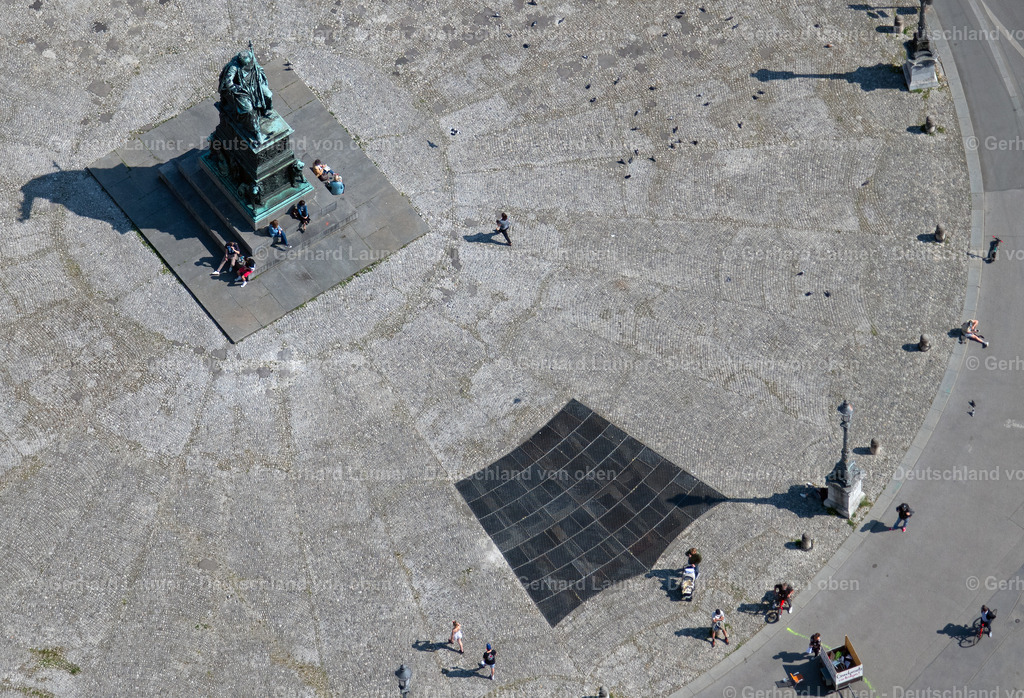 9102062 | Denkmal Maximilian I. Joseph, Max-Josef-Platz, München im Bundesland Bayern