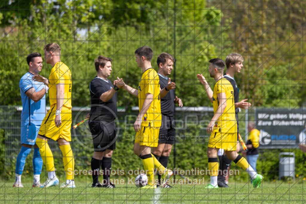 20250427_145923_0029 | #,TSV Bad Boll (rot) vs. SV Waldhausen (gelb), Fussball, Landesliga 2 - wfv, 24. Spieltag, Saison 2024/2025, Rasenplatz, Erlengarten 37, 73087 Bad Boll, 27.04.2025 - 15:00 Uhr,Foto: PhotoPeet-Sportfotografie/Peter Harich
