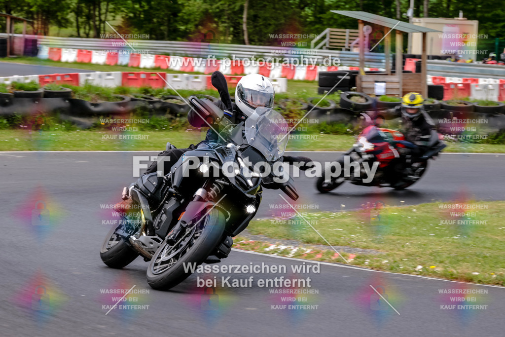 MotoTeamVBK-20897 | Hier findet Ihr Bilder von Touristenfahrten auf der Nürburgring Nordschleife oder von anderen Veranstaltungen die ich besucht habe. Viel Spass beim Durch Schauen 