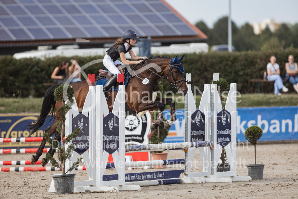 240629_LüPfSpTa_Stil-E-443 | Deine schönsten Turniermomente als professionelle Fotos! Entdecke hochwertige Pferdesport-Fotografie im Online-Shop. Jetzt Fotos finden & bestellen!