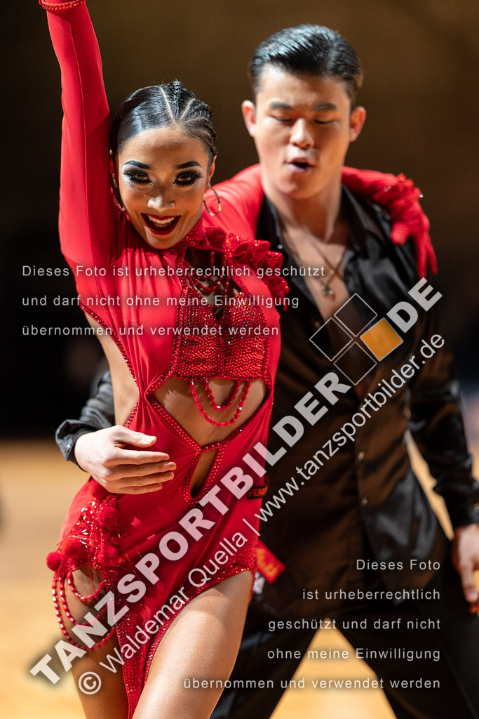 20230812-10908 | Hier finden Sie Tanz Bilder vom Latein und Standard Formationen tanzen. Sportbilder vom Tanzsport. Schöne Fotos und von Weltmeisterschaft, Europameisterschaft, Bundesliga, Regionalliga, Oberliga und Landesliga sowie von GOC Stuttgart, DanceComp, WM Bremen