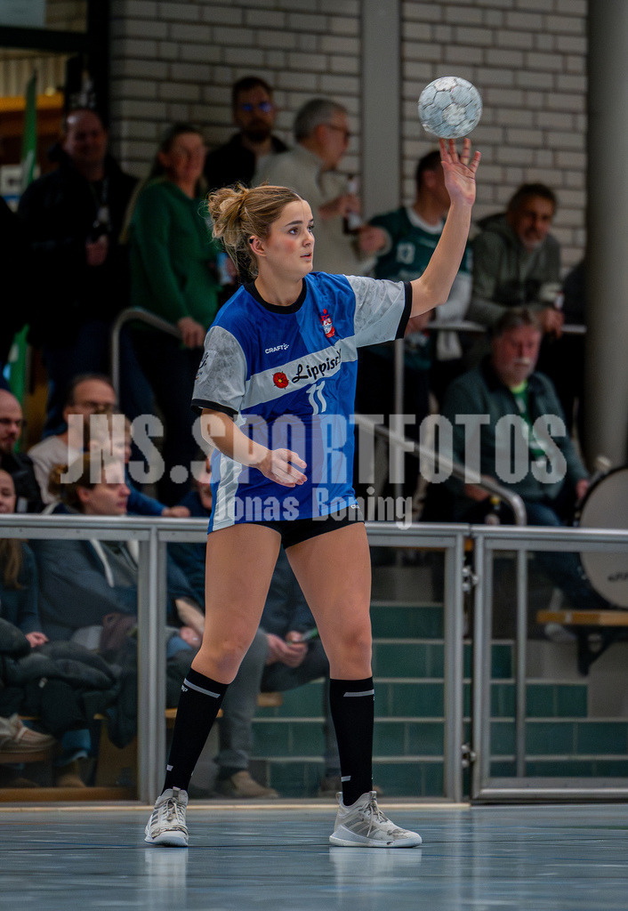 Handball I Frauen I Saison 2025-2026 I 3. Liga Staffel Nord I 10. Spieltag I SC SFN Vechta - HSG Blomberg-Lippe II I 0334 | Carlotta Bäumer (11, HSG Blomberg-Lippe II) - Realisiert mit Pictrs.com