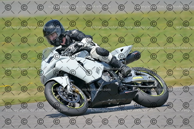 26BT02-2060 | markuskiefer.com - Realisiert mit Pictrs.com