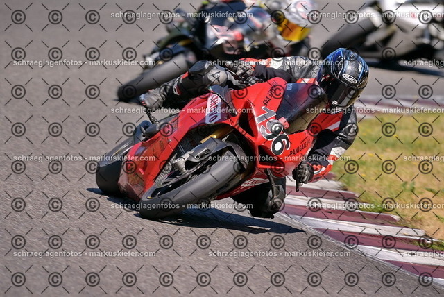 26bt05-0722 | markuskiefer.com - Realisiert mit Pictrs.com