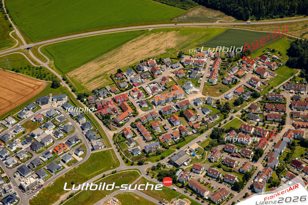 Das Luftbild zeigt :  Pfullendorf - Die Luftaufnahme wurde 2024 vom UL-Flugzeug aus erstellt ( keine Drohne ) - Hochauflösende Luftaufnahme - Für grossformatige Ausdrucke geeignet. Die Geschenkidee !Mit Lizenz und Bildrechte bestellbar