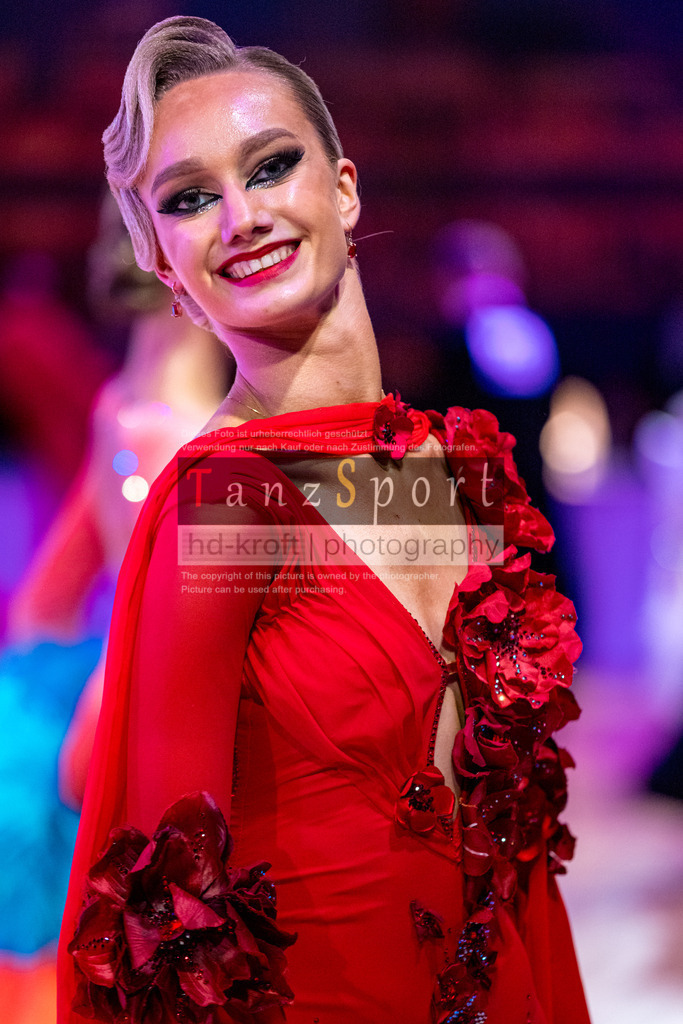 20251212_WDSF_World_Ch_Cup_RS-Std_1006-2 | Tanzsportbilder, Standardtanz, Lateintanz, WDSF, DTV, LTVB, dancecomp, goc, hessen tanzt, blaues band der spree, walzer, tango, wiener walzer, slowfox, quickstepp, samba, rumba, cha-cha-cha, paso doble. jive, hd-kroft photography, turniertanzsport