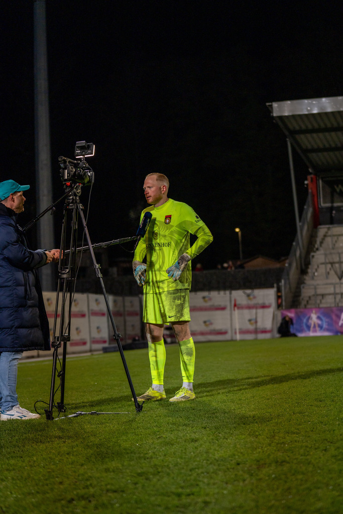 SG Sonnenhof Grossaspach vs. SSV Ulm 1846 Fussball, Fussball, WFV-Pokal, Viertelfinale, 01.04.2026 | Maximilian Reule (SG Sonnenhof Grossaspach, #01) nach dem Sieg im Interview,SG Sonnenhof Grossaspach vs. SSV Ulm 1846 Fussball, Fussball, WFV-Pokal, Viertelfinale, 01.04.2026
