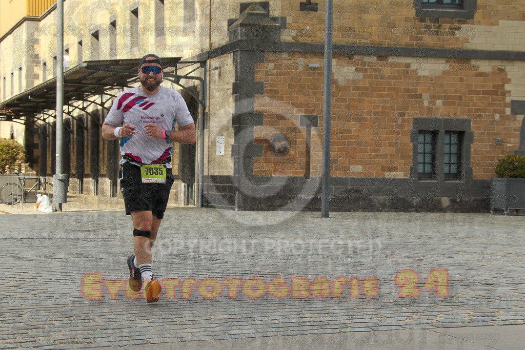250920_1526_EV4_8810 | Sportfotografie im Rhein-Sieg Kreis, Köln, Bonn, NRW, Rheinland Pfalz, Hessen, etc. Unser Tätigkeitsfeld umfasst den Laufsport vom Volkslauf über den Marathon, Duathlon, Triathon bis zum Ultralauf wie Kölnpfad Ultra oder Schindertrail.