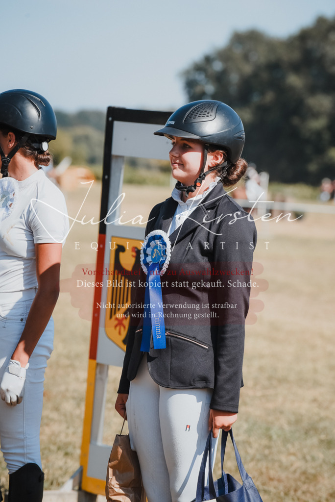 DSC_6363 | Pferde- und Turnierfotografie in Westsachsen. Pferdeportraits, Auftragszeichnungen und intuitive Kunst.