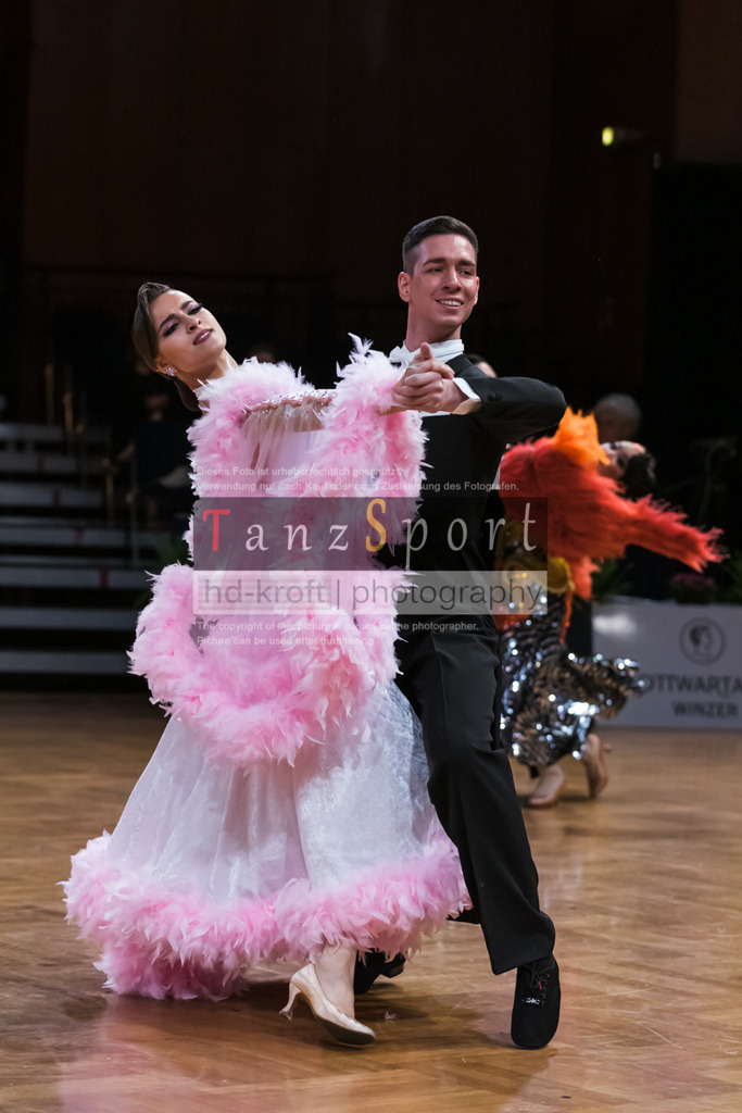 20250822_WDSF-GS-STD_R2_4636 | Tanzsportbilder, Standardtanz, Lateintanz, WDSF, DTV, LTVB, dancecomp, goc, hessen tanzt, blaues band der spree, walzer, tango, wiener walzer, slowfox, quickstepp, samba, rumba, cha-cha-cha, paso doble. jive, hd-kroft photography, turniertanzsport