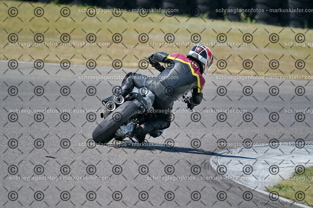 26bc03-2500 | markuskiefer.com - Realisiert mit Pictrs.com
