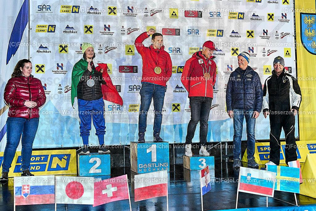 ALP2399_FMC-SL_Kat-A_Siegerehrung | (C)FotoLois.com, Alois Spandl, World Criterium Masters Ski Alpin 2023 Hochkar, WellcomeFeier mit Siegerehrungen Slalom A + GiantSlalom C, Mo 20. März 2023.