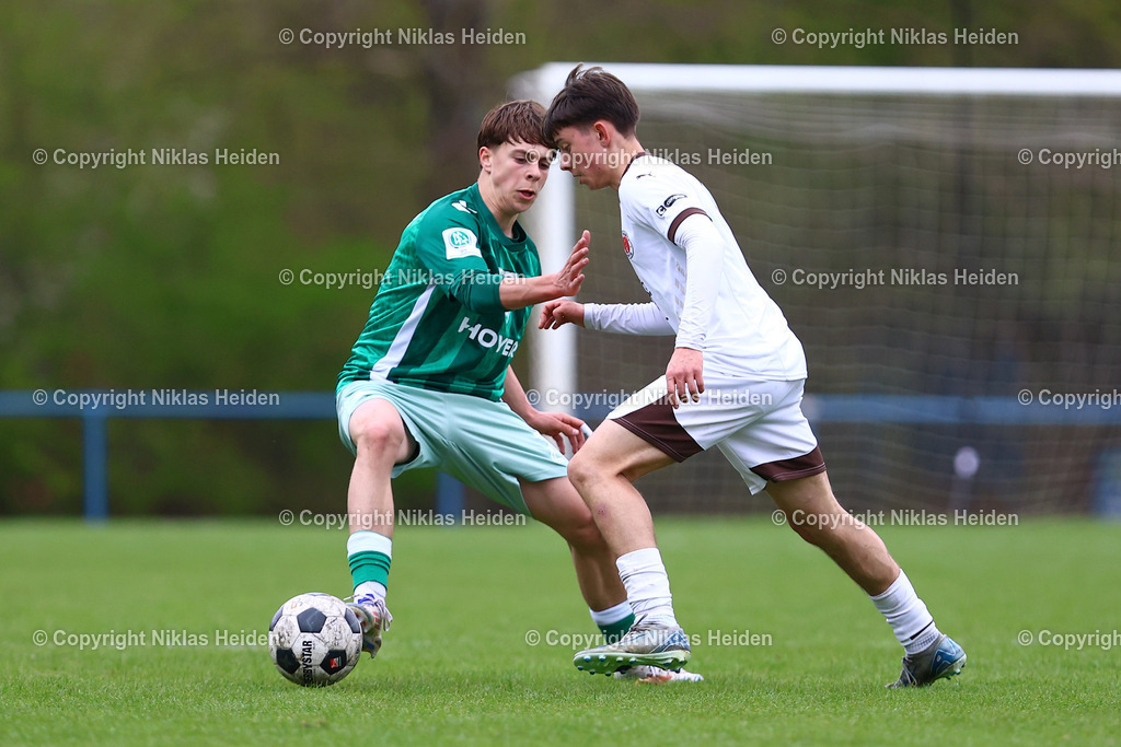NH_FCStPauliU17_SVWerderBremenU17_U17DFBNachwuchsliga_09042025 | #8 Younan Faghir Afghani (FC St. Pauli U17), #2 Paul Bunkowski (SV Werder Bremen U17)Fußball I Junioren I U17 DFB-Nachwuchsliga I Saison 2024-2025 I Hauptrunde Liga B, Gruppe A, 8. Spieltag I FC St. Pauli U17 - SV Werder Bremen U17 I 09.04.2025 I Sportplatz Königskinderweg