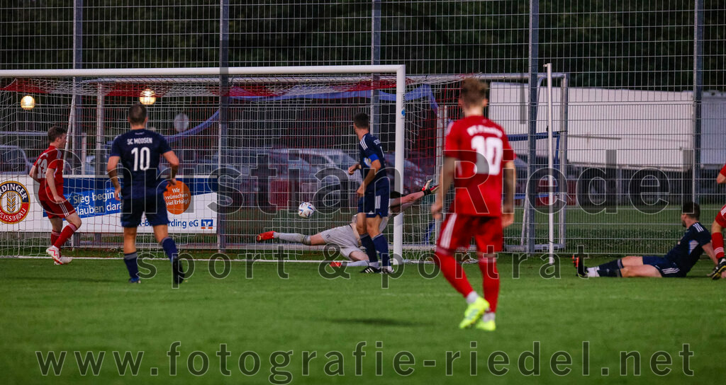 2023-08-22_059_FC_Finsing_gegen_SC_Moosen-Vils | Finsing, Deutschland, 22.08.2023:
Fußball, Kreisliga 2023 / 2024, 5. Spieltag, FC Finsing gegen SC Moosen/Vils, Endergebnis: 5:0

Tor zum 3:0 durch Patrick Forchhammer (FC Finsing, #13)
Fabian Kövener (FC Finsing, #12), Thomas Forsthuber (SC Moosen/Vils, #10), Torwart Julian Walter (SC Moosen/Vils, #1), Dominik Slawny (SC Moosen/Vils, #5), Simon Reger (SC Moosen/Vils, #22)

Foto: Christian Riedel / fotografie-riedel.net
