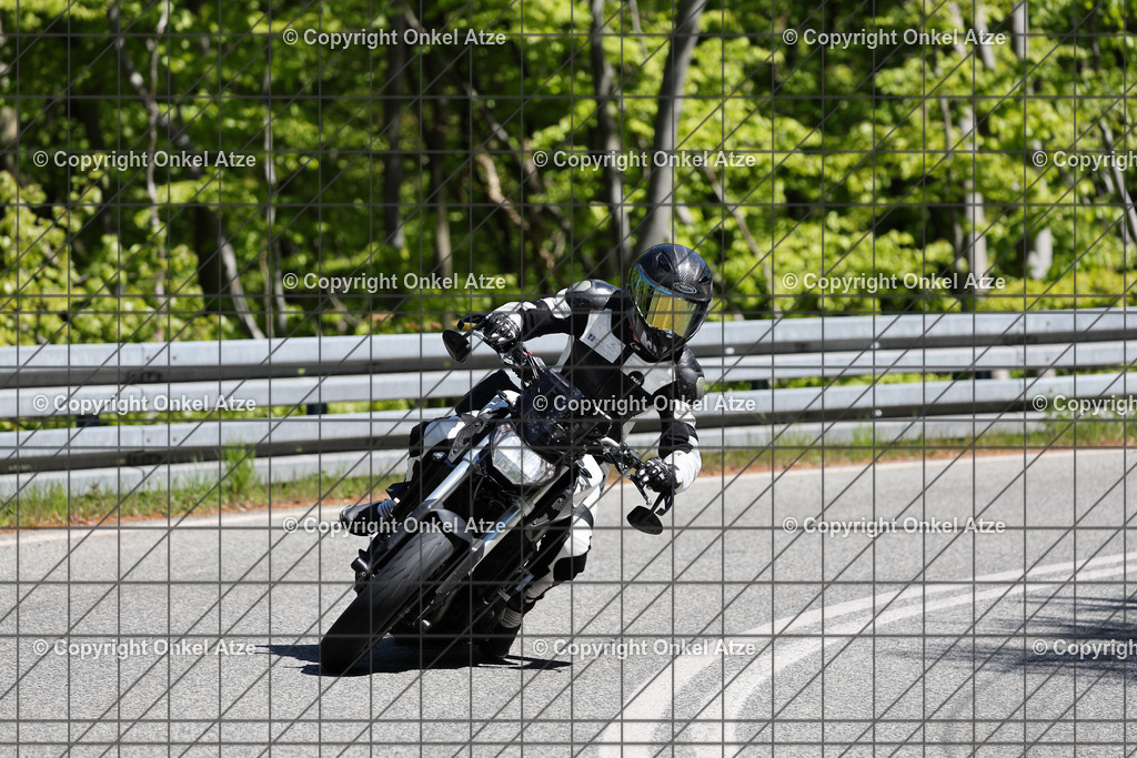 IMG_8518 | Fotograf am Kyffhäuser. Onkel Atze. Kyffhäuser Rennstrecke. Café36. Motorsportfotografie. - Realisiert mit Pictrs.com