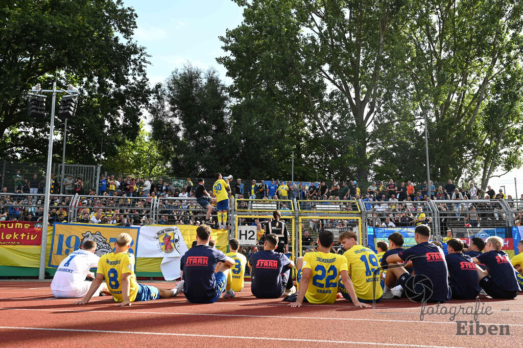 SV Atlas-Delmenhorst-Borussia Mönchengladbach | DFB-Pokal 1. Runde;SV Atlas Delmenhorst (gelb)-Borussia Mönchengladbach (schwarz) am 17.08.2025 in Oldenburg (Marschweg-Stadion), Photo: Philip Eiben 2025 - Realisiert mit Pictrs.com