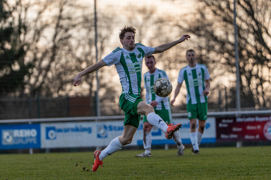 Fußball I Herren I Saison 2025-2026 I Bezirksliga Weser-Ems 4 I 21. Spieltag I TuS Lutten - SW Osterfeine I 4425 | jns.sportfotos - Realisiert mit Pictrs.com