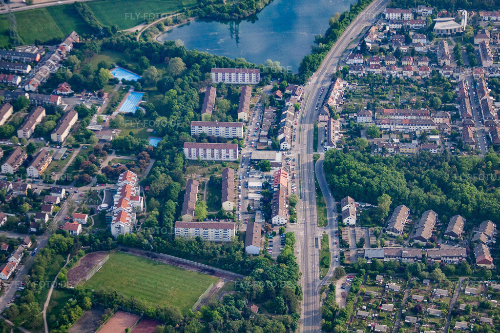 Luftbild: Pfingstbergweiher im Ortsteil Rheinau in Mannheim im Bundesland Baden-Württemberg in Deutschland. Foto: IMG_40536.jpg vom 24.04.2011 durch Werner Riehm/FLY-FOTO.de