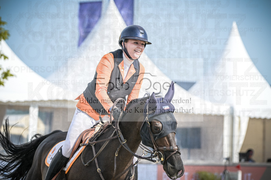 DOS_9851 | Entdecke hochwertige Reitturnierfotos von Foto Oger. Professionell, emotional und authentisch – jetzt Lieblingsmomente im Shop bestellen.Deutschlandweite Turnierfotografie. - Realisiert mit Pictrs.com