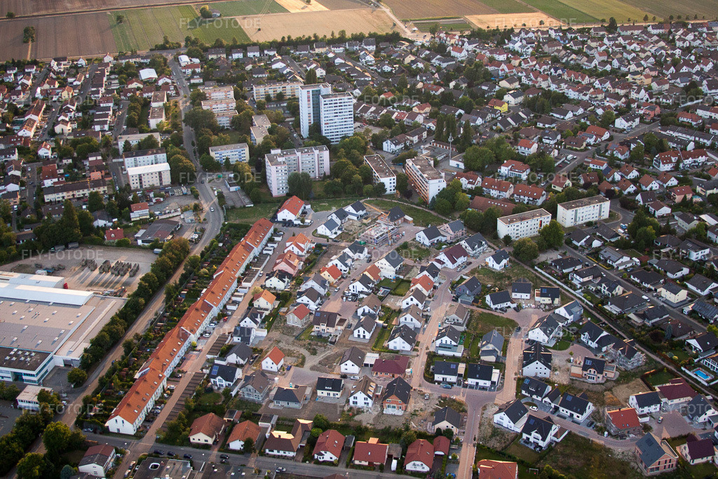 Luftbild: Stadtansicht vom Innenstadtbereich im Ortsteil Roxheim in Bobenheim-Roxheim im Bundesland Rheinland-Pfalz in Deutschland. Foto: IMG_69196.jpg vom 24.06.2014 durch Werner Riehm/FLY-FOTO.de