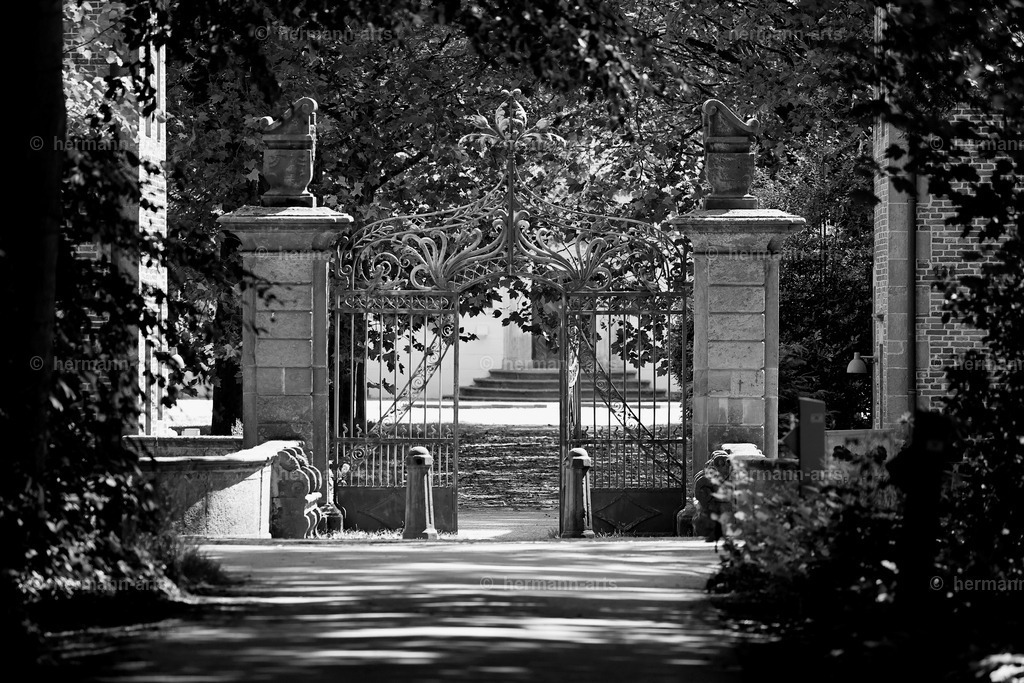 Hermann-Arts_Barockes Tor_051 | Photo Foto Kunst Art schwarzweiss Bilder Rheine Münster Berlin Blumen 