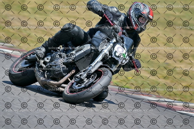25bt04-1070 | markuskiefer.com - Realisiert mit Pictrs.com
