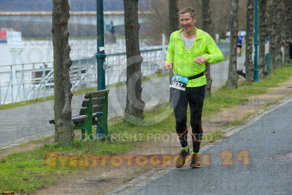 221231_1020_EX1_6643 | Sportfotografie im Rhein-Sieg Kreis, Köln, Bonn, NRW, Rheinland Pfalz, Hessen, etc. Unser Tätigkeitsfeld umfasst den Laufsport vom Volkslauf über den Marathon, Duathlon, Triathon bis zum Ultralauf wie Kölnpfad Ultra oder Schindertrail.