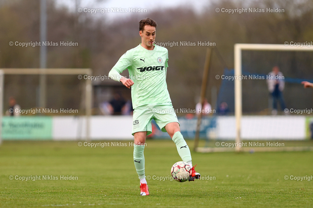 NH_VfRNeumuenster_PSVNeumuenster_FlensOberliga_15042026 | #11 Jesper Tiedemann (PSV Union Neumünster)Fußball I Herren I Flens Oberliga I Saison 2025-2026  I 19. Spieltag I VfR Neumünster - PSV Union Neumünster I 15.04.2026 I VfR Stadion HSP (Grümmi Arena)