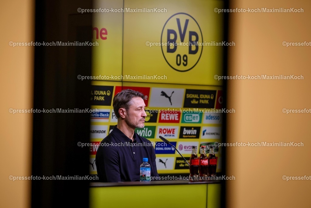BVB19122502115 | 19.12.2025, Fußball, Borussia Dortmund - Borussia Mönchengladbach, 1. Fußball Bundesliga, 15. Spieltag, Signal Iduna Park, Saison 2025 2026: Cheftrainer Niko Kovac (BVB #hc) bei der Pressekonferenz nach dem Spiel  DFB regulations prohibit any use of photographs as image sequences and or quasi-video.