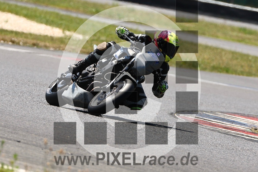 0220-20250621_12460 | Schöne Erinnerungen an spannende Momente - das festzuhalten ist unser Job. PIXELrace.de ist seit 2003 auf den Rennstrecken Europas unterwegs um die Action draußen beim Fahren und die wunderbare Stimmung imm Fahrerlager für euch einzufangen.