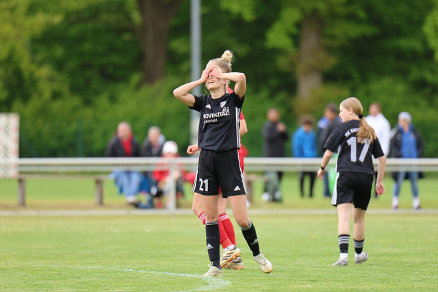 Fußball I Frauen I Saison 2025-2026 I Kreispokal Segeberg I Finale I FSG KaKi-StuSie - SV Wahlstedt 129 | Svea-Celina Scheffler (21, FSG Kaki-StuSie) - Realisiert mit Pictrs.com