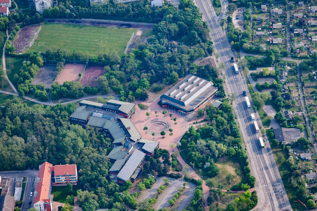 Luftbild: Konrad-Duden-Realschule im Ortsteil Rheinau in Mannheim im Bundesland Baden-Württemberg in Deutschland. Foto: IMG_40534.jpg vom 24.04.2011 durch Werner Riehm/FLY-FOTO.de