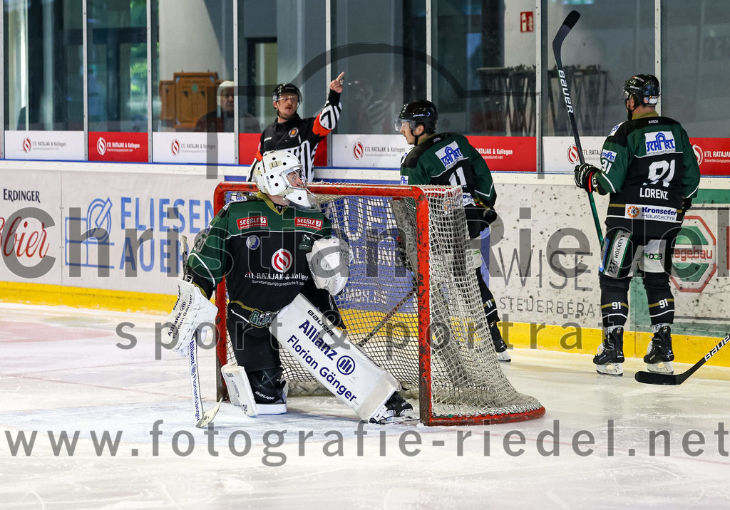 2022-09-25_029_TSV_Erding_gegen_EHC_Klostersee | Erding, Deutschland, 25.09.2022:
Eishockey, Bayernliga 2022 / 2023, Testspiel, TSV Erding gegen EHC Klostersee, Endergebnis: 8:2

Foto: Christian Riedel / fotografie-riedel.net
