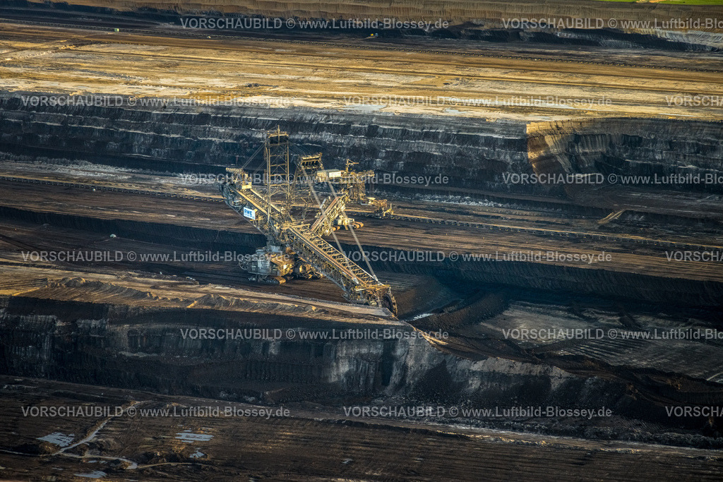 Inden240403657BraunkohleTagebauRWE | Luftbild, BraunkohleTagebau Inden der RWE Power AG, Versorgung des Kraftwerks Weisweiler,  Schaufelradbagger, Rheinisches Braunkohlerevier, Inden, Rheinland, Nordrhein-Westfalen, Deutschland