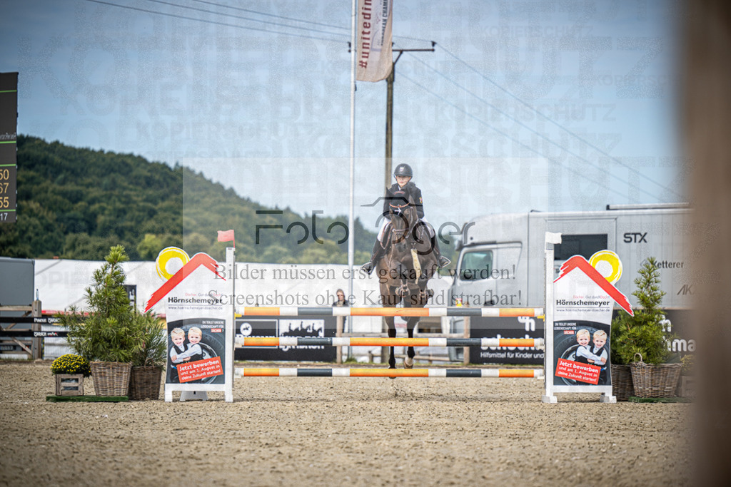 DOS_9205 | Entdecke hochwertige Reitturnierfotos von Foto Oger. Professionell, emotional und authentisch – jetzt Lieblingsmomente im Shop bestellen.Deutschlandweite Turnierfotografie. - Realisiert mit Pictrs.com