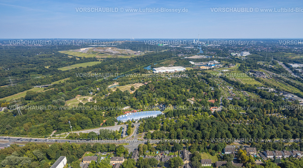 Gelsenkirchen240808823GE-Sued | Luftbild, ZOOM Erlebniswelt Zoo, silberne Eventhalle Ryokan, hinten Hafen Grimberg und Zentraldeponie Emscherbruch ZDE, Fernsicht, Bismarck, Gelsenkirchen, Ruhrgebiet, Nordrhein-Westfalen, Deutschland