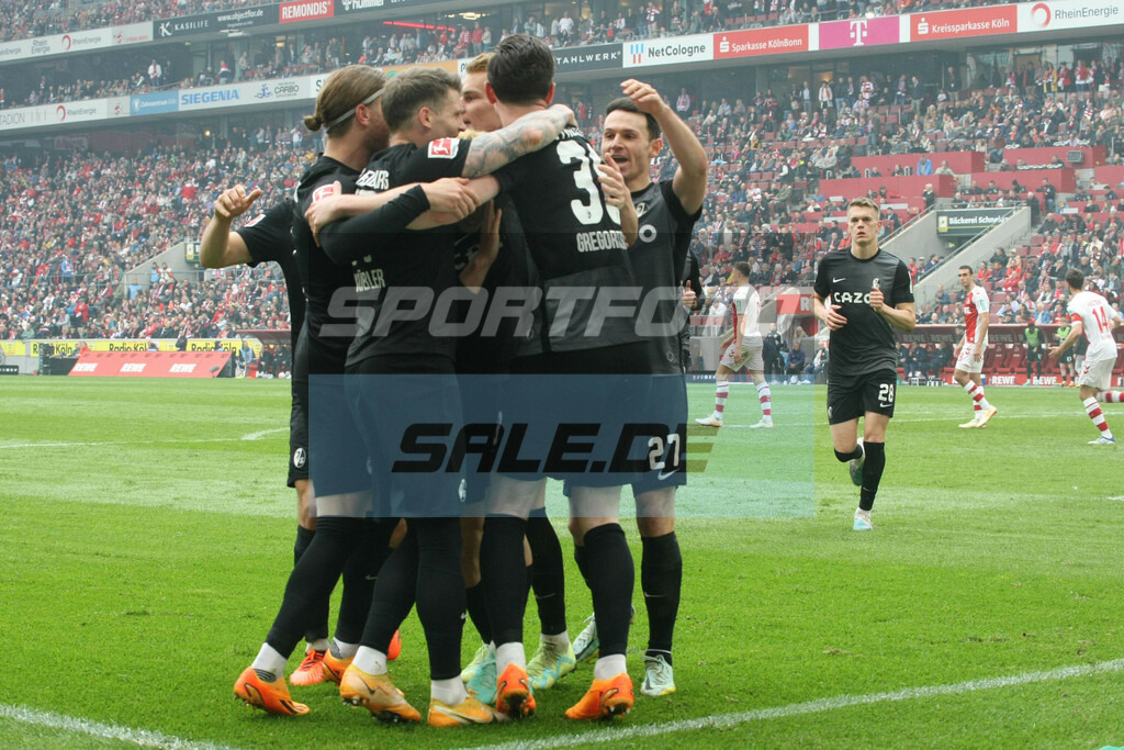 1. FC Köln - SC Freiburg | Freiburger Torjubel - © Sportfoto-Sale (MK) - Realisiert mit Pictrs.com