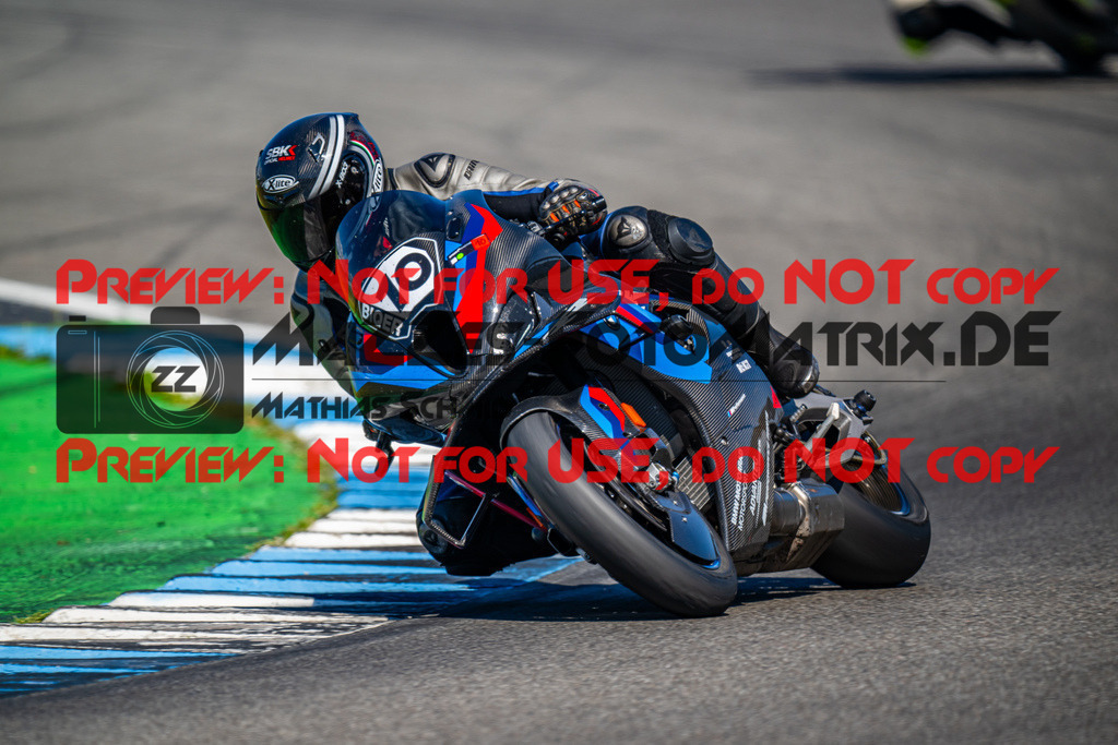 MaZZes_FotoMatrix_240520_6007705_7827 | ROT