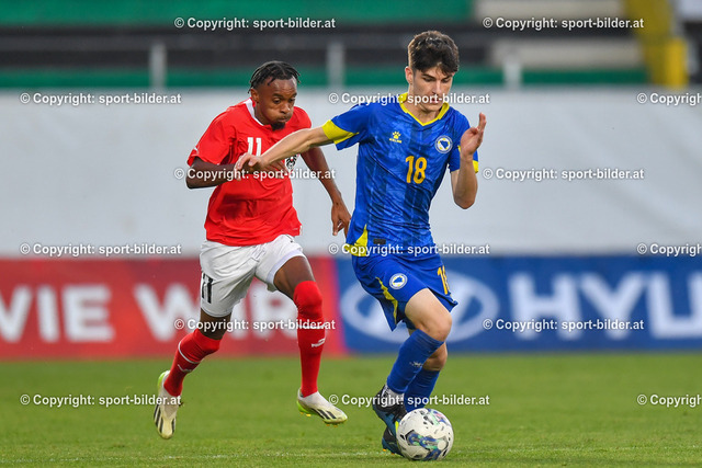 AUT, U21 EM-Qualifikation - Oesterreich vs Bosnien-Herzegowina | 12.9.2023, Innviertel Arena Ried, AUT, U21 EM-Qualifikation 2025 - Oesterreich vs Bosnien-Herzegowina, im Bild Thierno Mamadou Lamarana Ballo (AUT) vs Muhamed Buljubasic (BIH)


// Uefa U21 Euro 2025 Qualifikation Match between Austria and Bosnia-Herzegovina in Ried, Austria on 2023/09/12