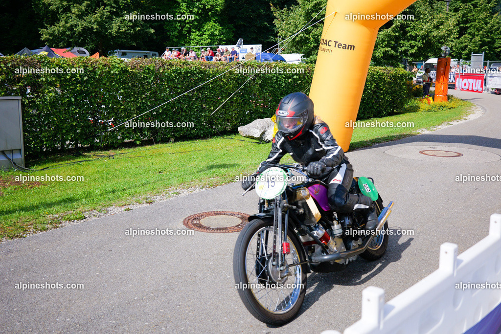 P1025950 | Erleben Sie atemberaubende, hochqualitative Fotos Ihrer Fahrt entlang der malerischen Alpenstraßen. Besuchen Sie alpineshots.com, um professionelle Aufnahmen Ihrer unvergesslichen Reise zu finden und zu kaufen - Realisiert mit Pictrs.com