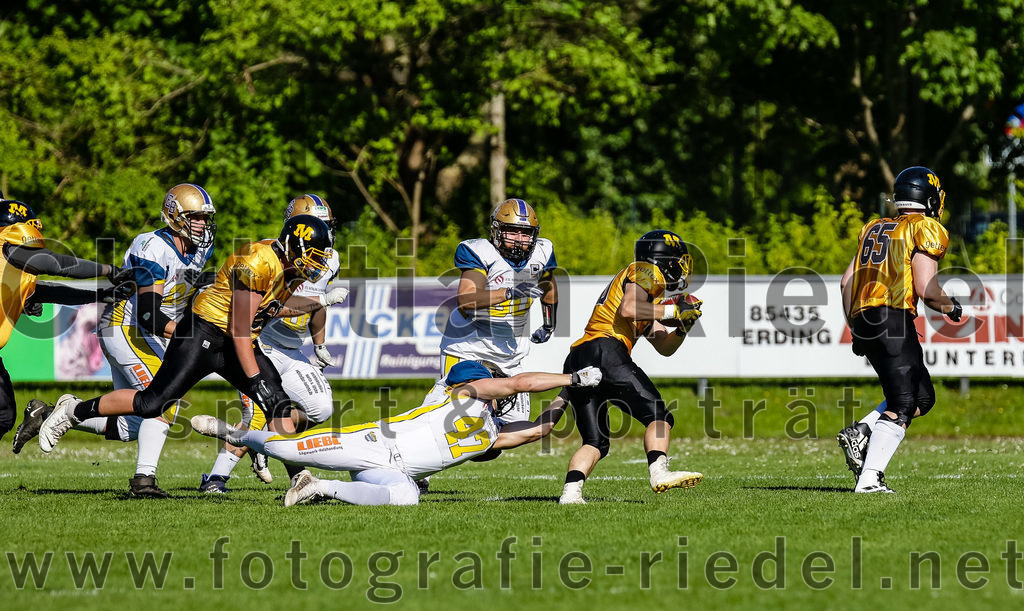 2022-05-14_062_Erding_Bulls_gegen_Munich_Cowboys_2 | Erding, Deutschland, 14.05.2022:
Fußball, Regionalliga 2022, 3. Spieltag, Erding Bulls gegen Munich Cowboys 2, Endergebnis: 20:30

Johannes Rumpfinger (Erding Bulls, #47)

Foto: Christian Riedel / fotografie-riedel.net