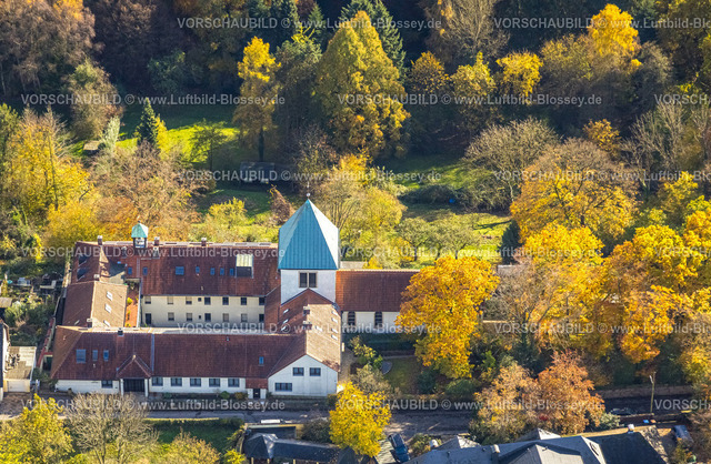 Witten231101379 | Luftbild, Kloster der Karmelitinnen und Klosterkirche mit Kirchturm im Herbstwald in Herbstfarben, kleiner Glockenturm, Auf der Klippe, Witten, Ruhrgebiet, Nordrhein-Westfalen, Deutschland