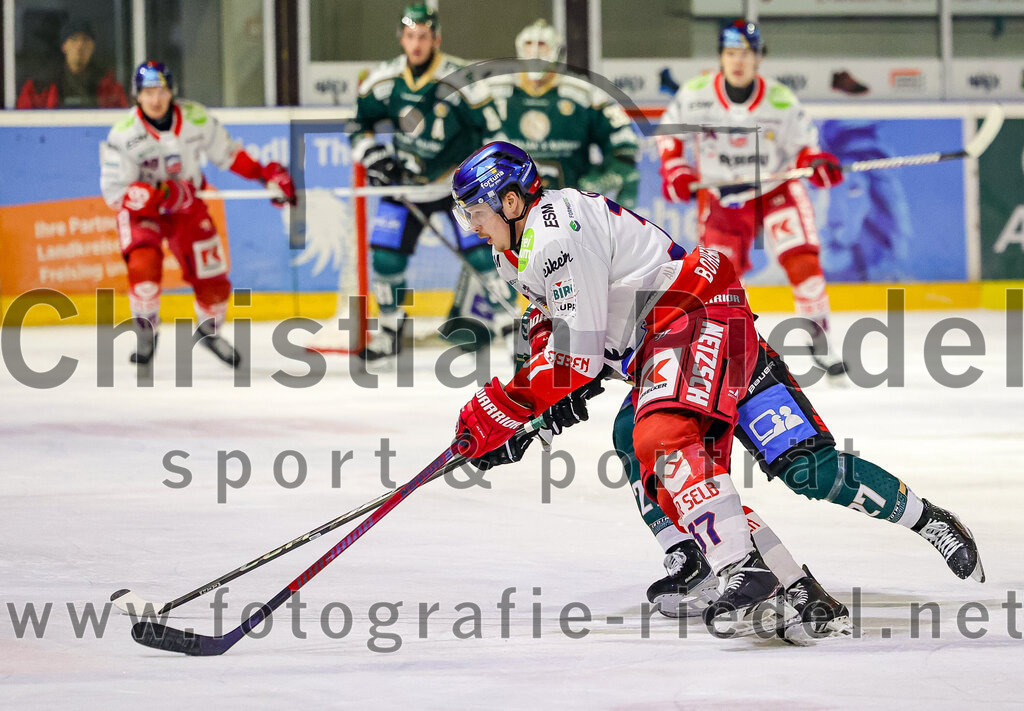 2026-01-18_139_TSV_Erding_gegen_Selber_Woelfe | Erding, Deutschland, 18.01.2026:Eishockey, Oberliga Süd 2025 / 2026, 38. Spieltag, TSV Erding gegen Selber Wölfe, Endergebnis: 2:3 n.V.Thomas Gauch (Selber Wölfe, #37), Mark Waldhausen (Erding Gladiators, #27)Foto: Christian Riedel / fotografie-riedel.net