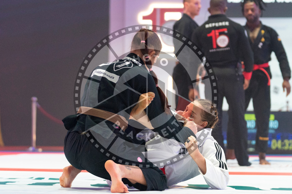 20231109PBB3109 | Fighters compete during the AJP World Professional Championship in the Mubadala Arena in Abu Dhabi, Arab United Emirates, on November 9, 2023.